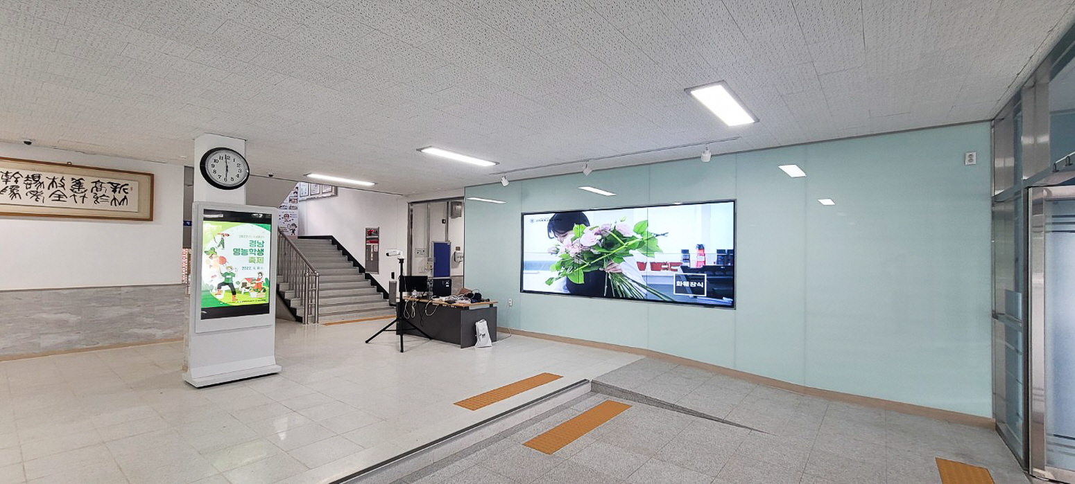 고등학교 로비 비디오월-04