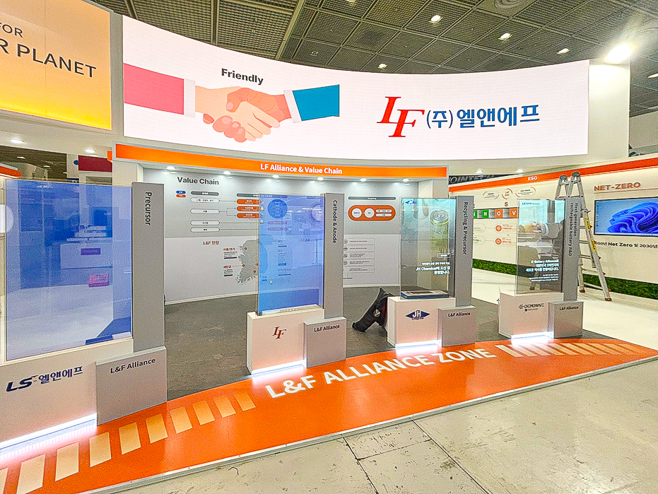 코엑스 55인치 세로형 투명OLED-04