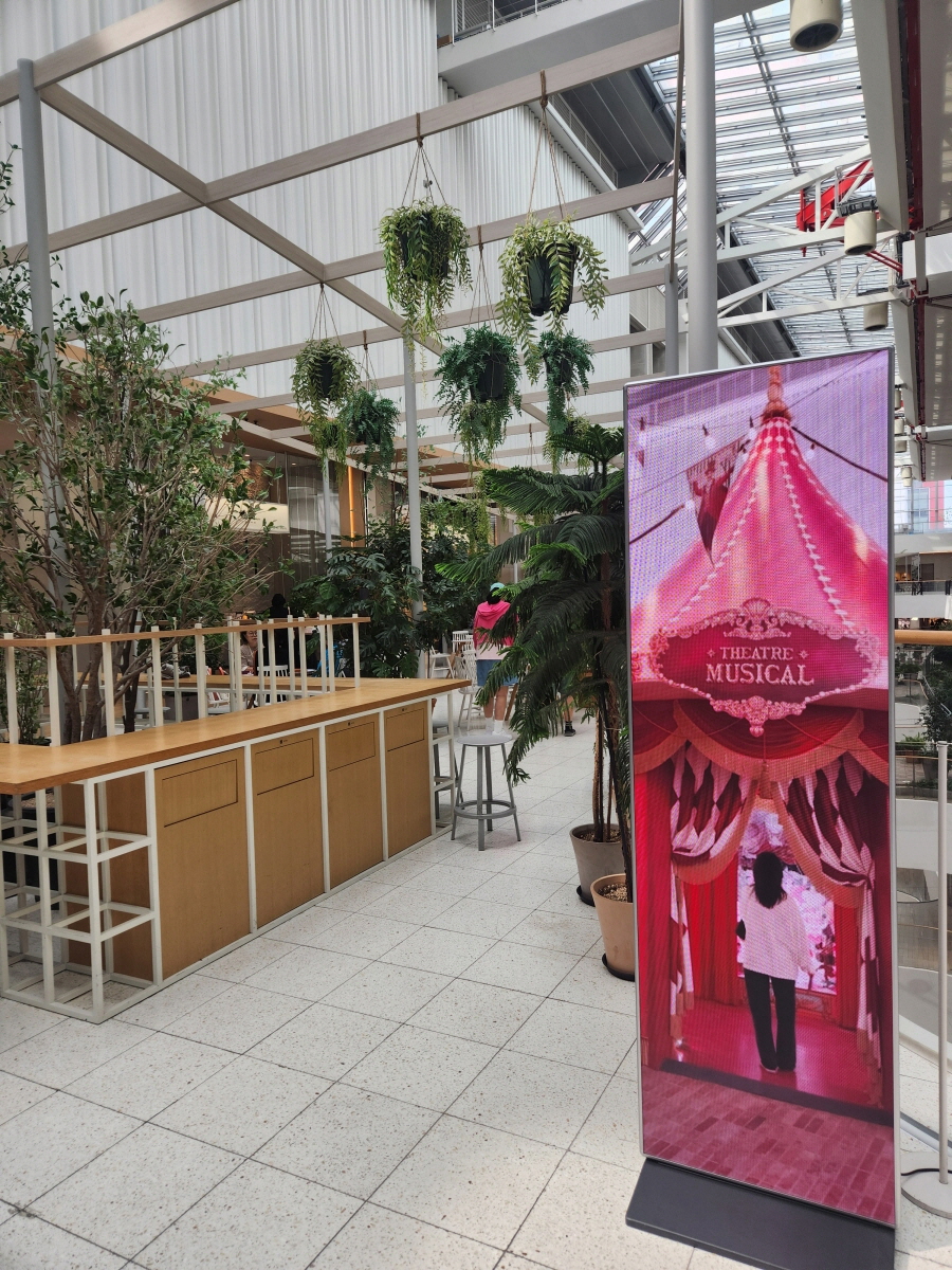 더현대 서울 LED포스터-03