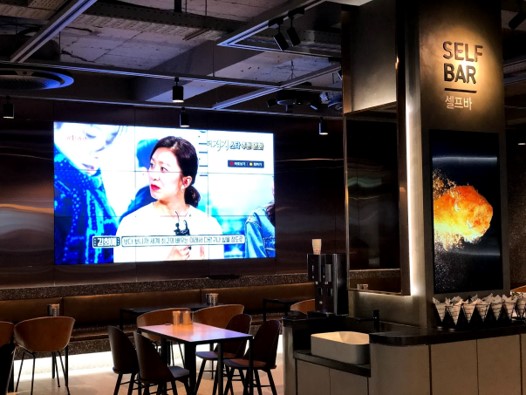 교촌치킨 청라호수점 미디어월-01