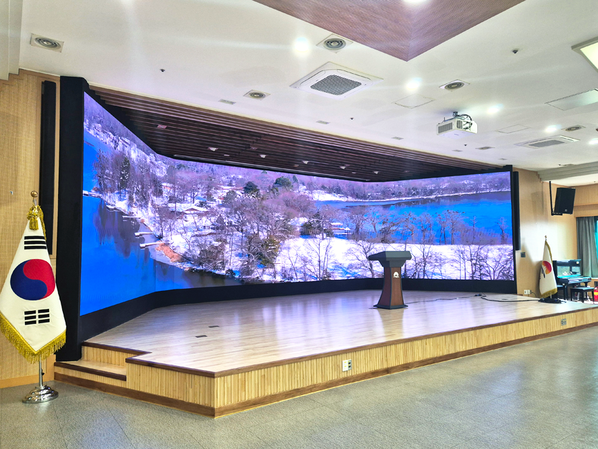 김천시청 강당 고해상도 LED전광판-01