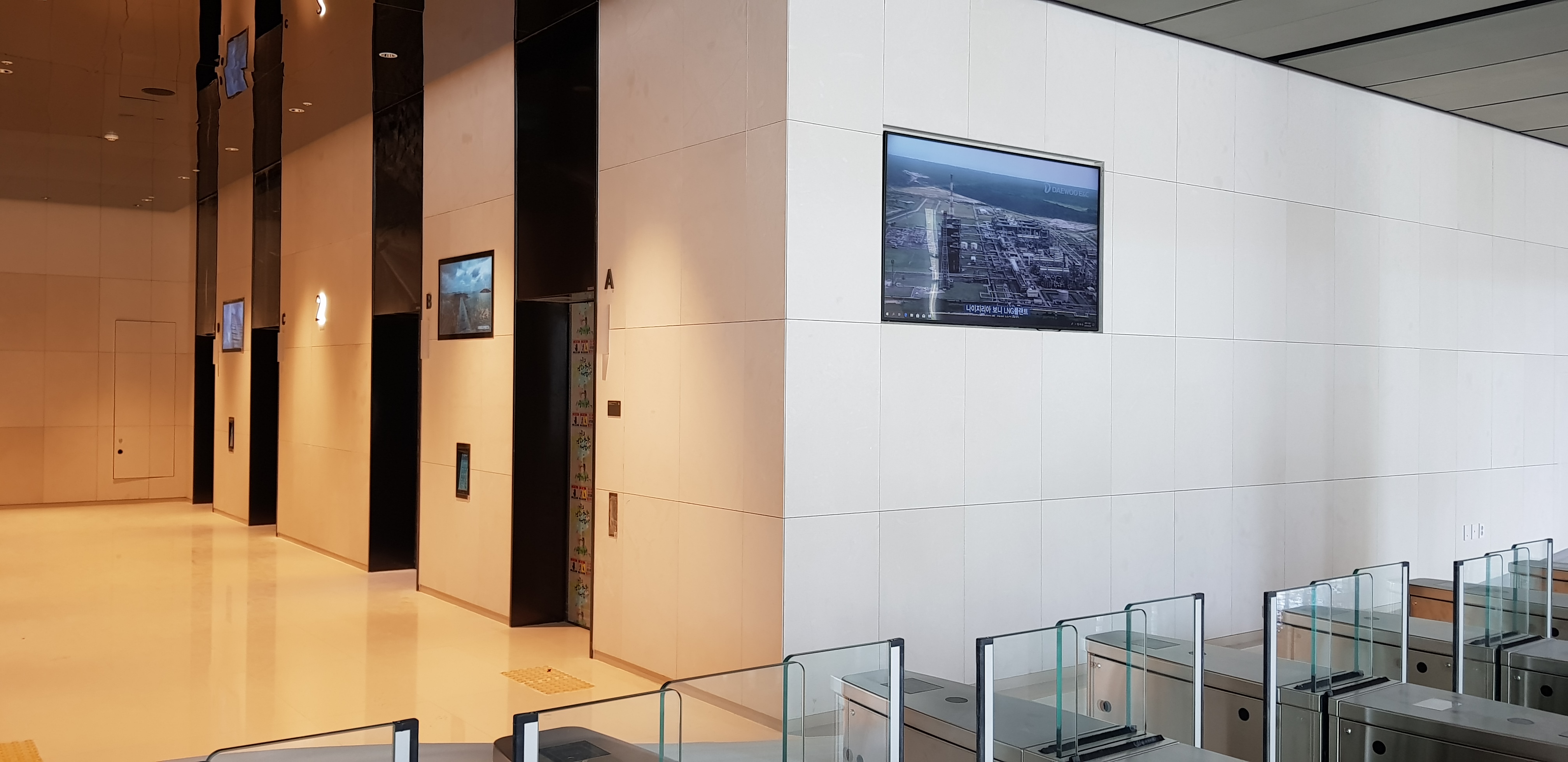 대우건설 W타워 사이니지 시스템-03