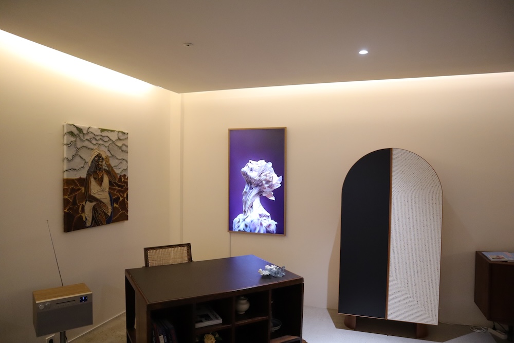 아셀아트컴퍼니 스마트 사이니지 작품 전시-04