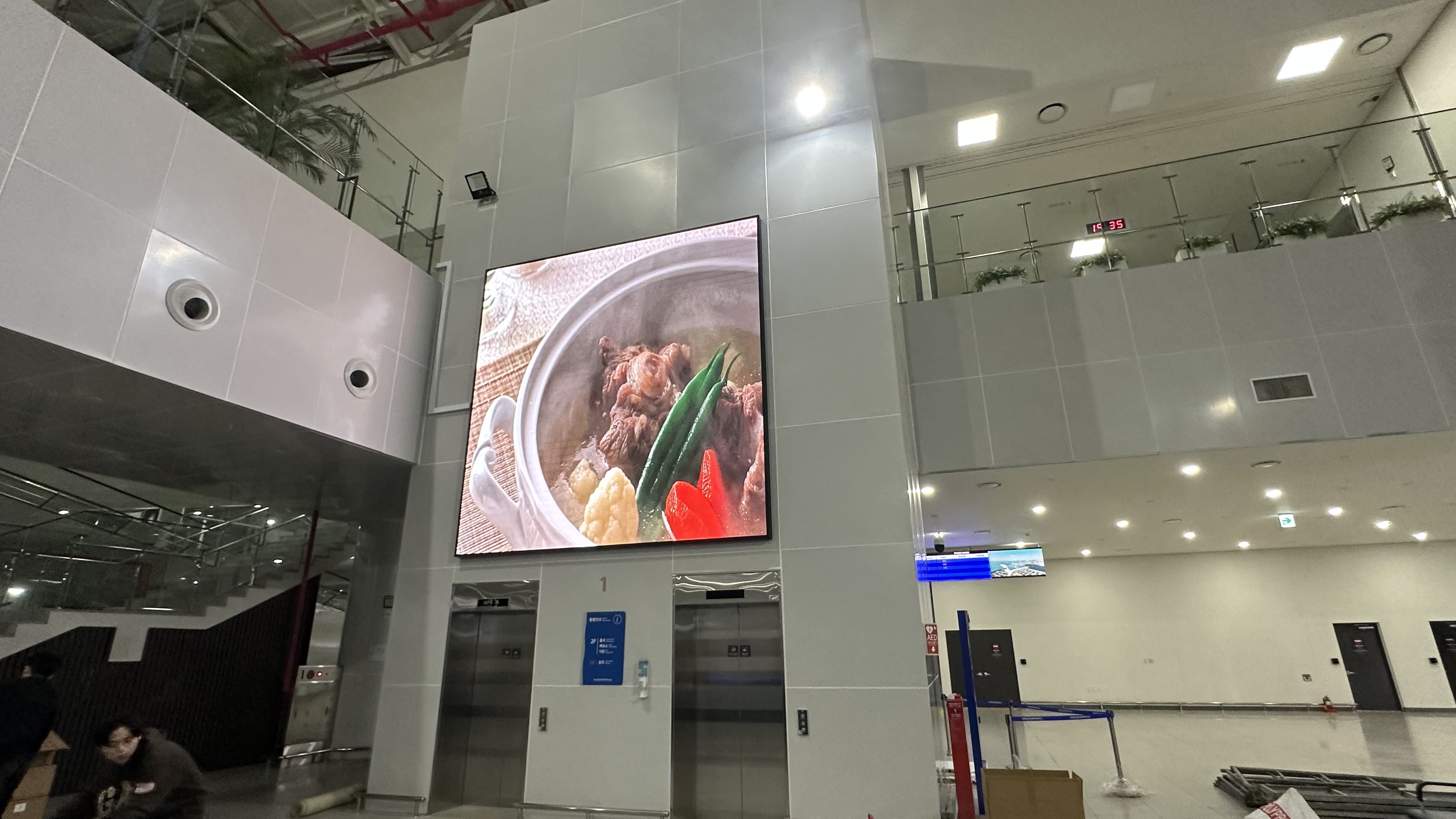 평택당진항 국제여객터미널 Pitch1.86mm LED전광판-01