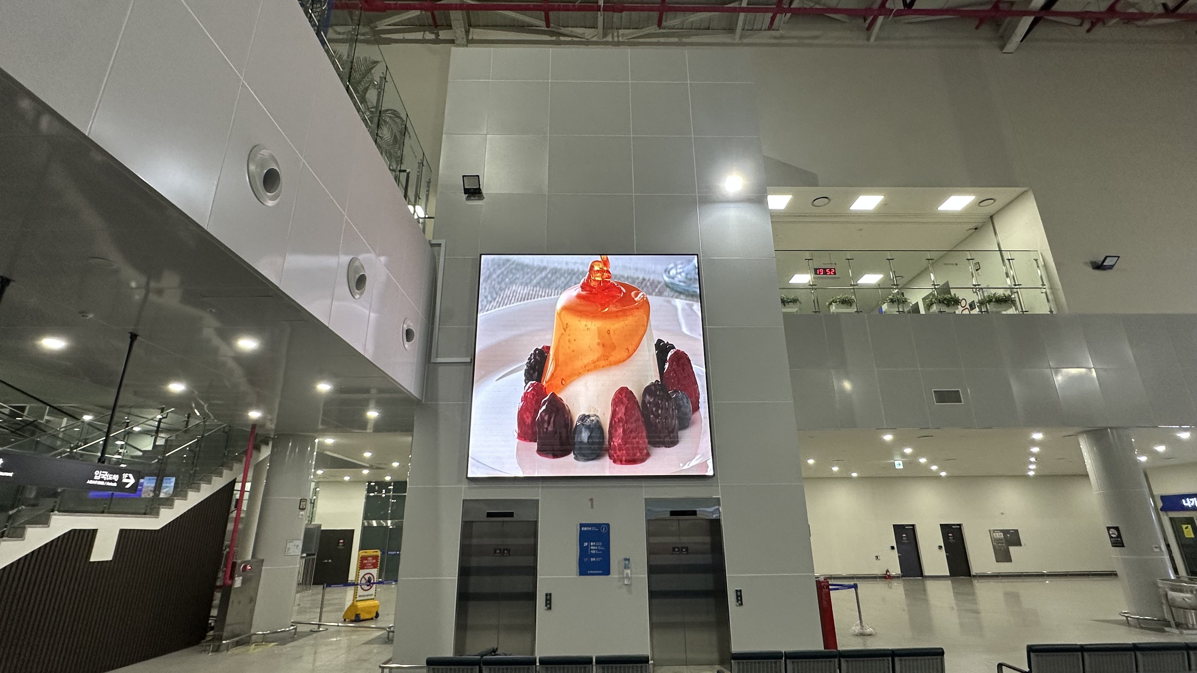 평택당진항 국제여객터미널 Pitch1.86mm LED전광판-03