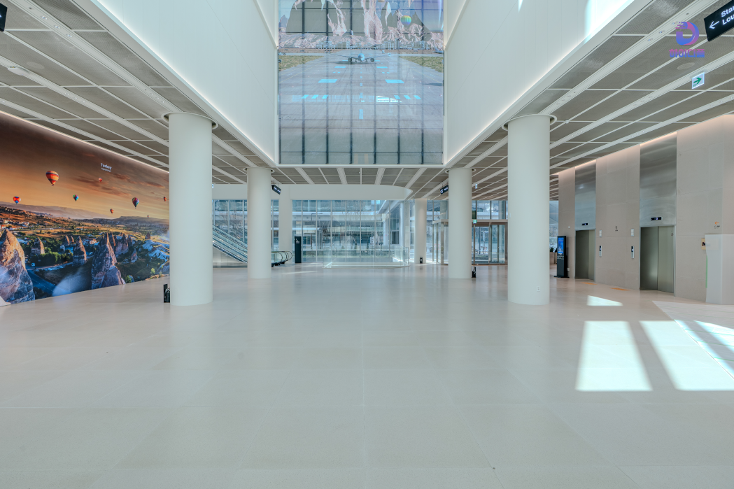 로비 공간 그물형 LED 전광판 사례-08