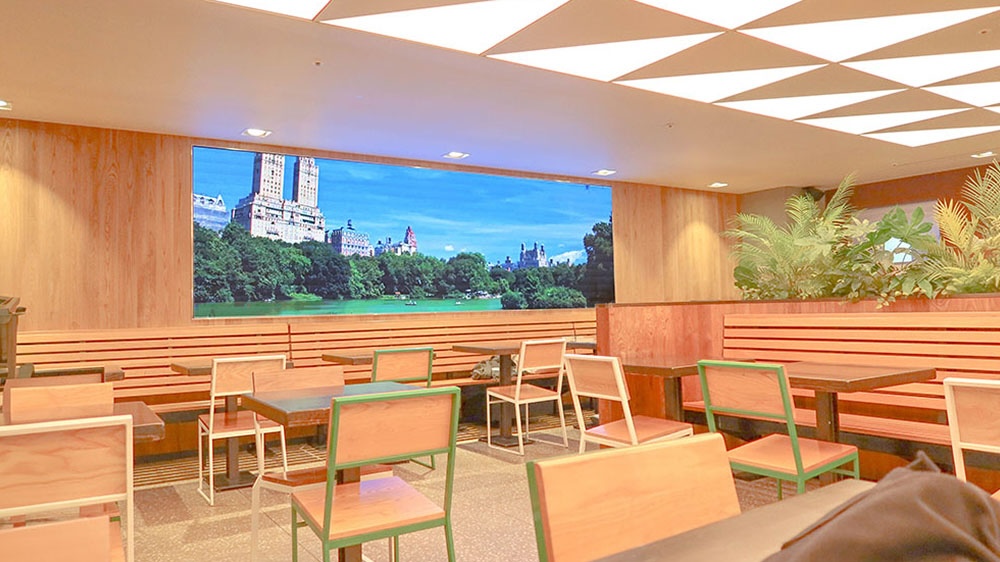 공간 분위기를 완성하는 고해상도 LED 사이니지-01