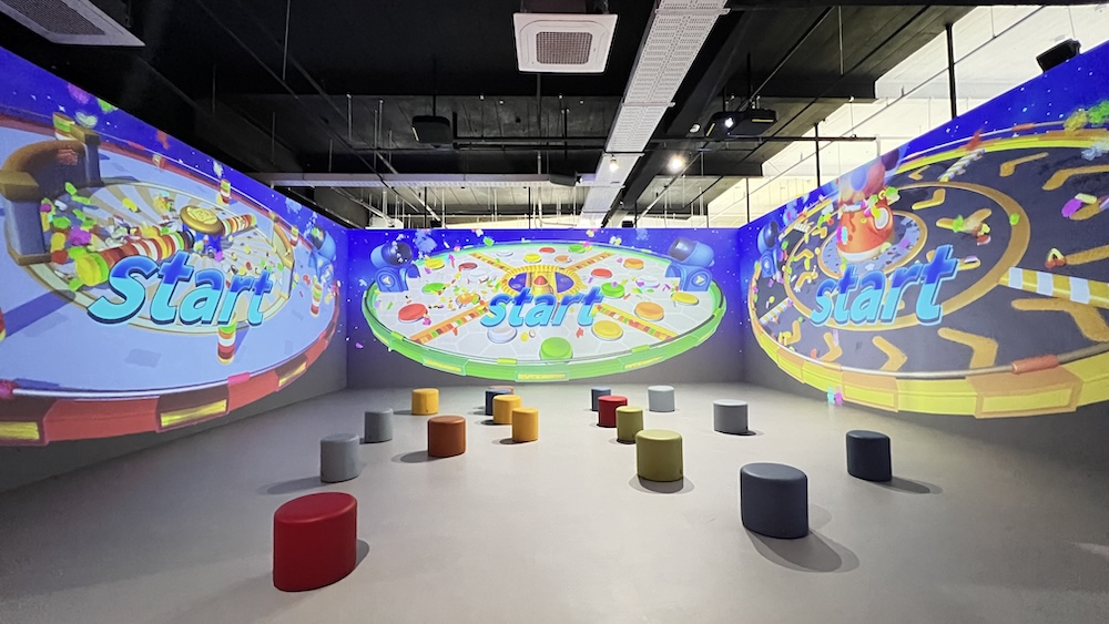 공간을 따라 펼쳐지는 몰입형 미디어 경험과 터널형 LED-07