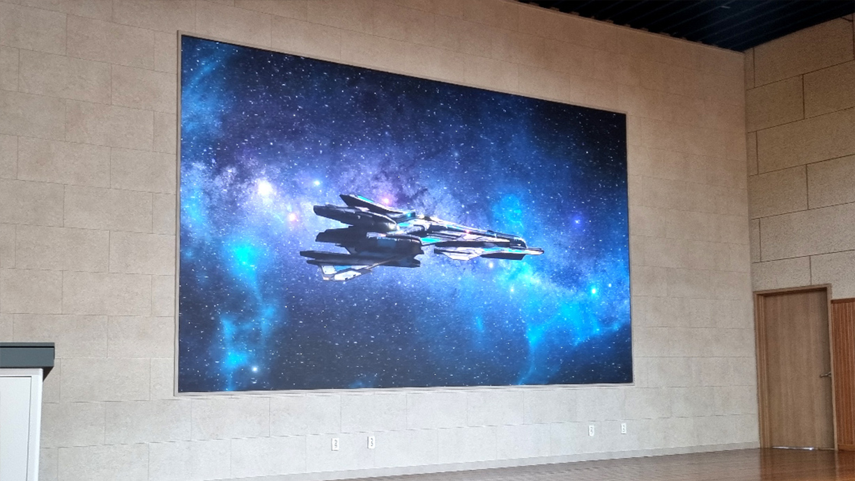 학교 행사와 발표를 위한 체육관 대형 LED 화면